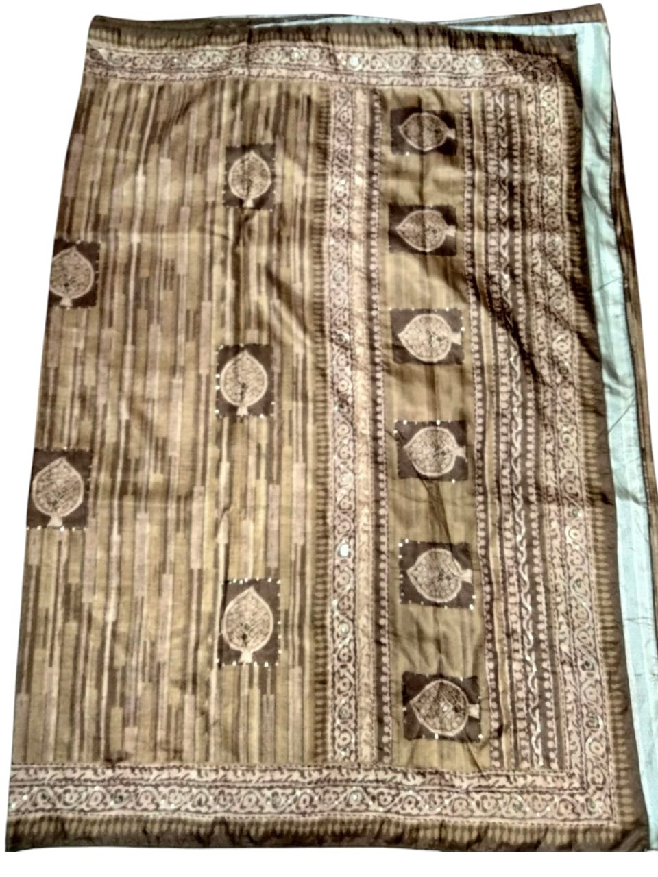 Silk saree with blouse - Image 2